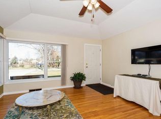 405 N Maple St, Mount Prospect, IL 60056