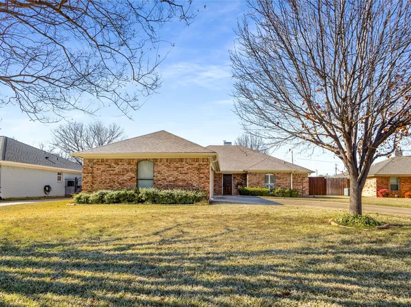2309 Farrington Ln, Hurst, TX 76054