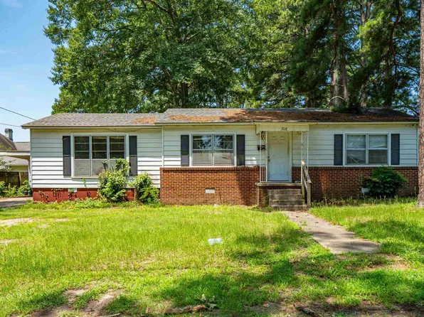 708 Cherry Ln, Malvern, AR 72104