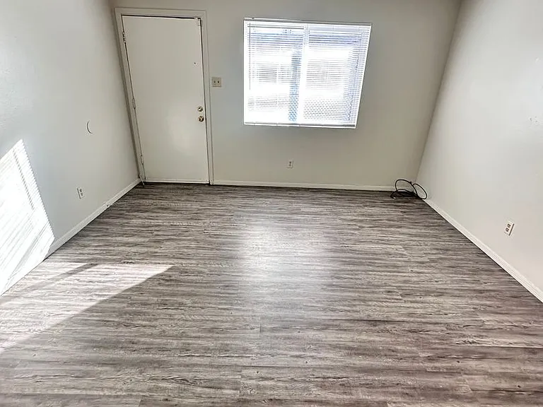 3211 Morris Street NE — Photo 4