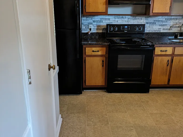 Colonial Heights Apartments — Photo 4