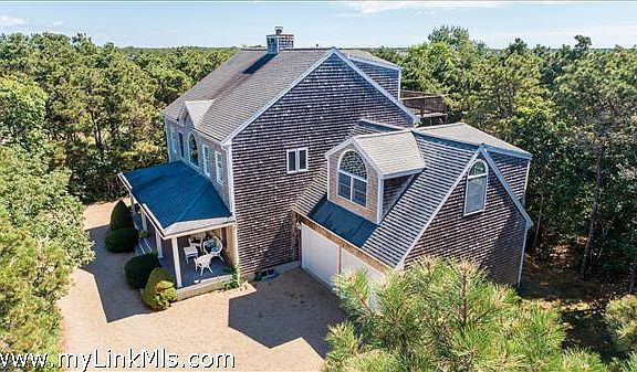 3,000 s/f of living area