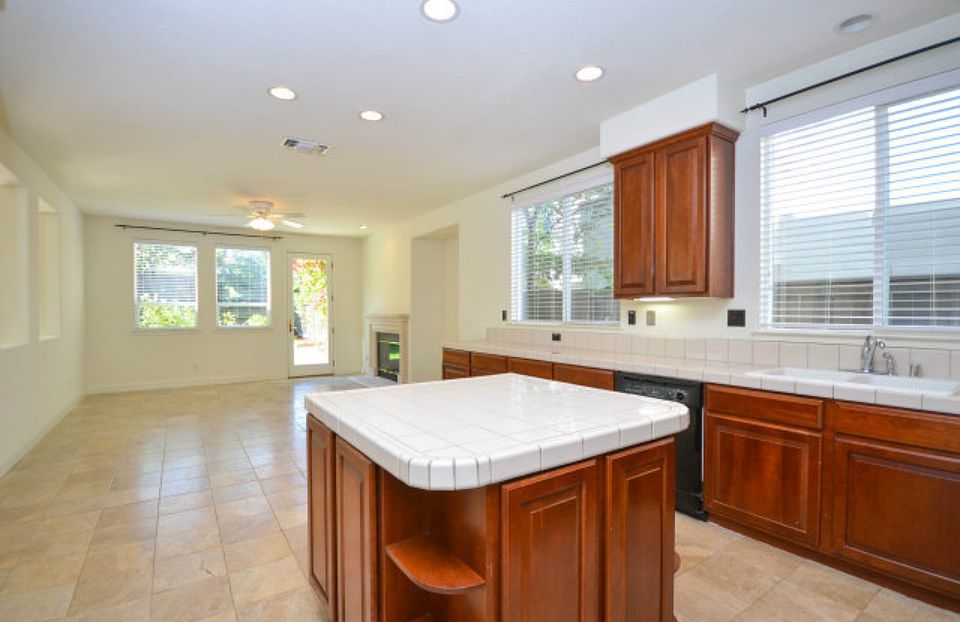 1st image of 1757 Dunkeld Ln
