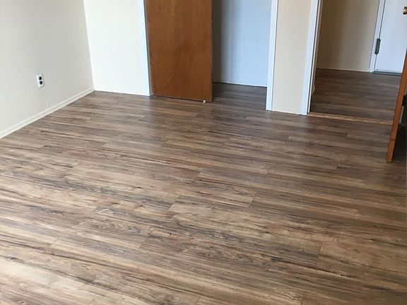 5th image of 2312 29th St APT 3F