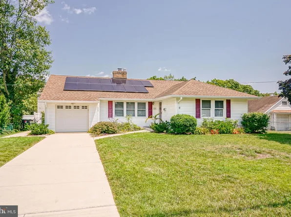 208 3rd Ave, West Berlin, NJ 08091