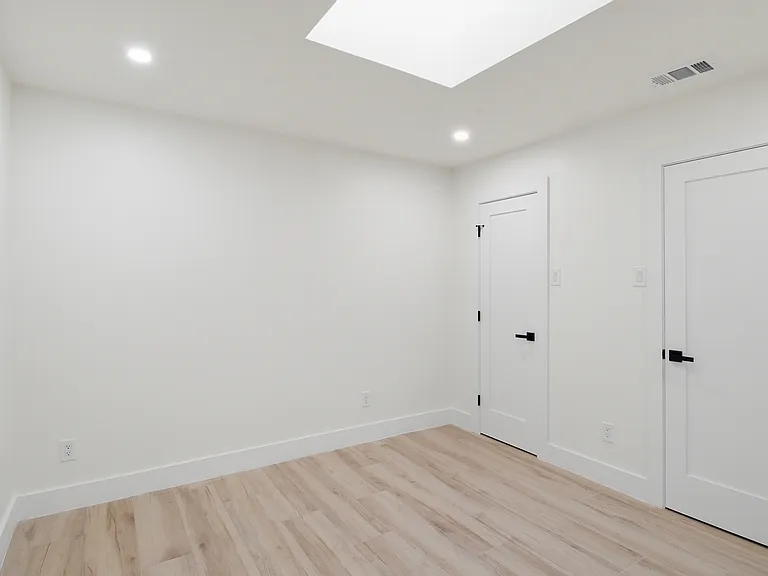 7076 Briarmeadow Dr — Photo 17