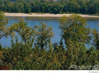 610 Susan Rd, Saint Louis, MO 63129