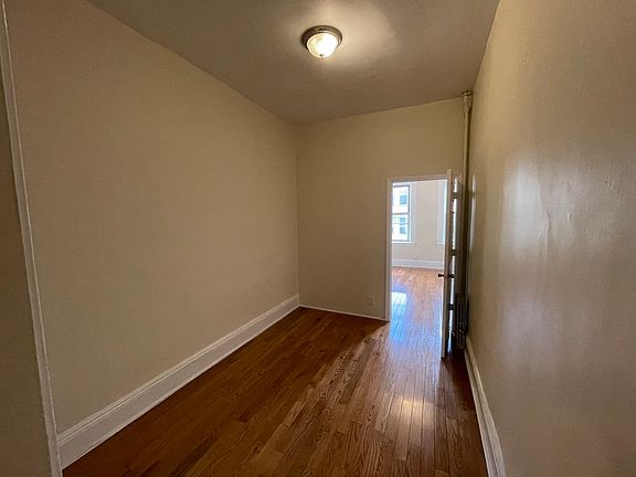 5th image of 1415 Greene Ave APT 2R