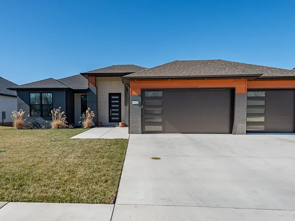 1927 N Vineyard Place, Strafford, MO 65757