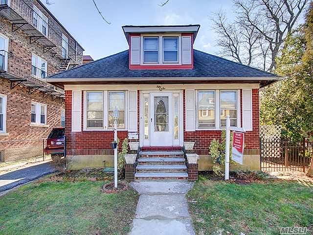 1st image of 52 King St