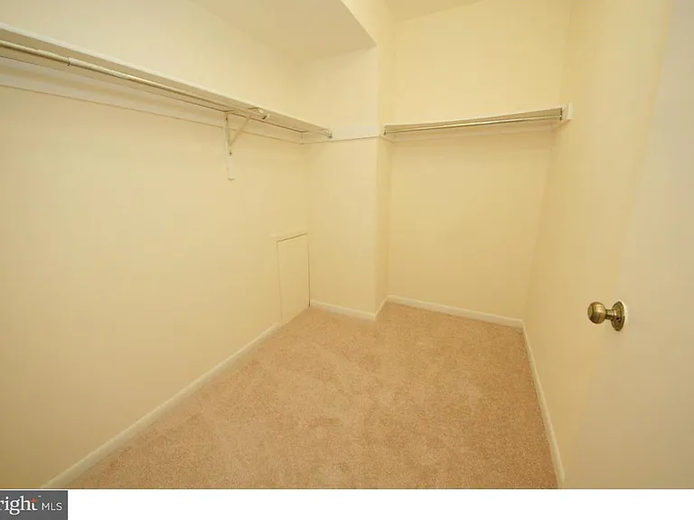 10 Sayre Dr — Photo 14