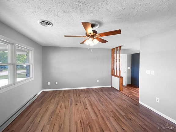 3rd image of 6263 Edwood Dr