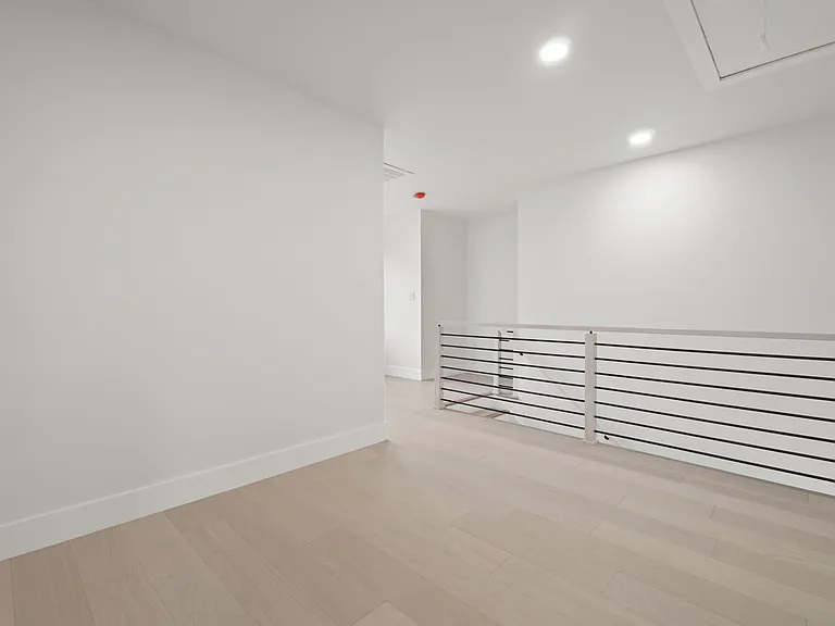 419 Frances Ln #B — Photo 13