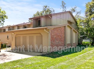 9002 David Cir, Omaha, NE 68138