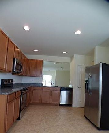 4th image of 15206 Yellow Wood Dr