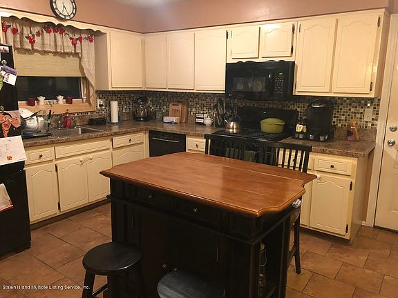 4th image of 68 Greencroft Ave