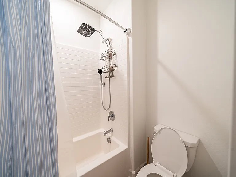828 Mateo St #4 — Photo 17
