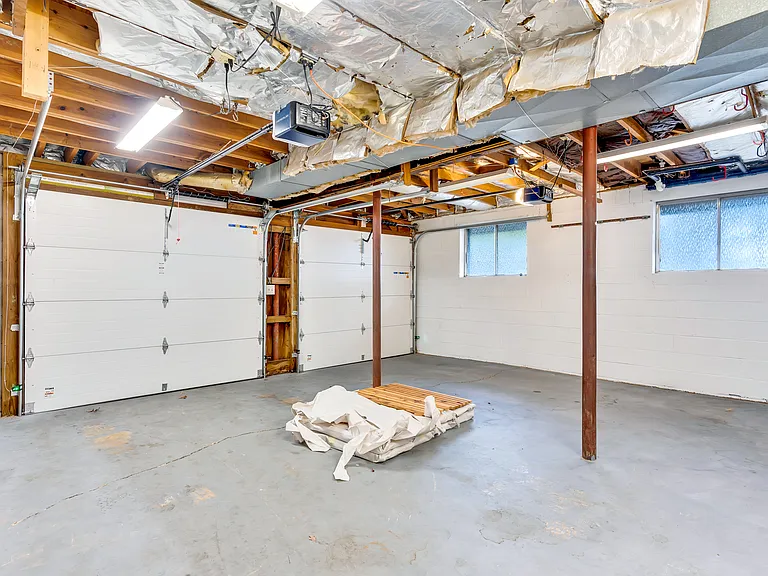 201 S Palisades Dr — Photo 22