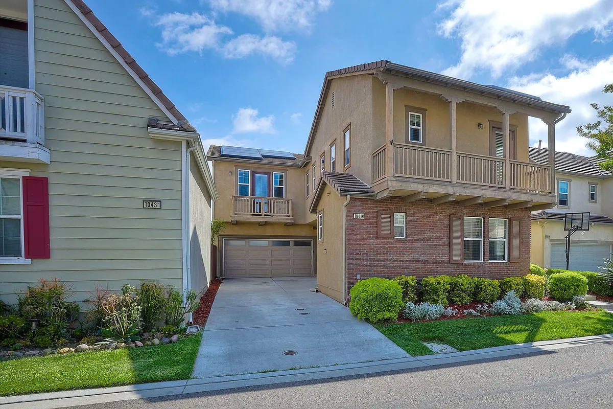Building Photo - 10419 Paradisio Pl