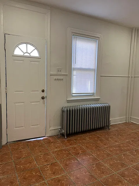 2 bed, 1.5 bath, 1000 sqft, $1,250 — Photo 3