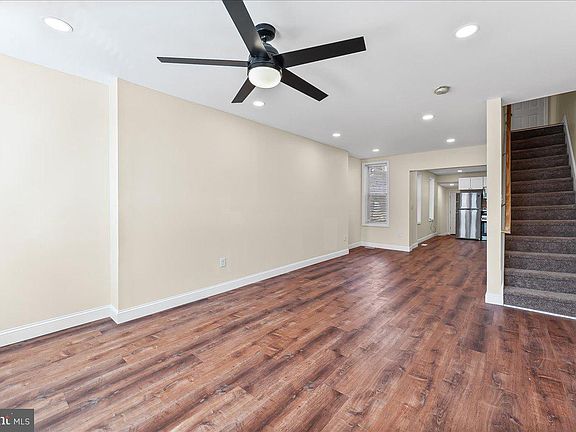 4th image of 1117 W 4th St