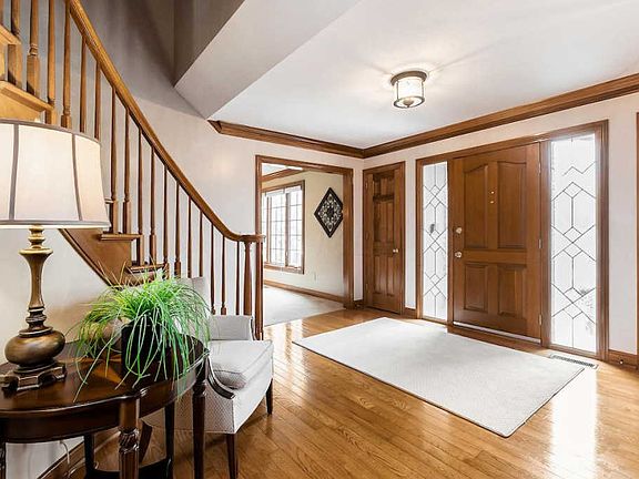 3rd image of 204 McKenna Creek Dr