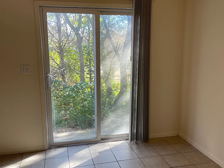 404 Henry Dr — Photo 6
