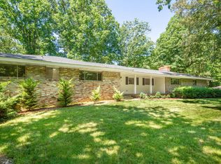 204 Hathaway Dr, Signal Mountain, TN 37377
