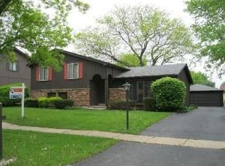 229 E 57th St, Westmont, IL