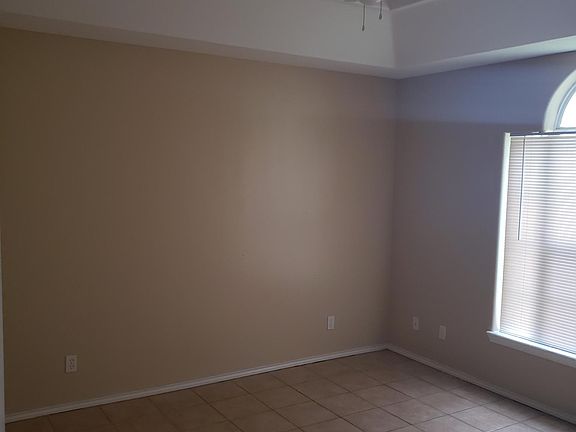 4th image of 804 N Cross Ln APT 1