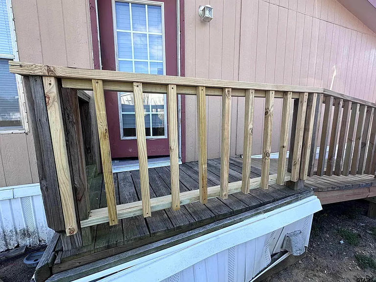 12847 FM 2710 — Photo 9