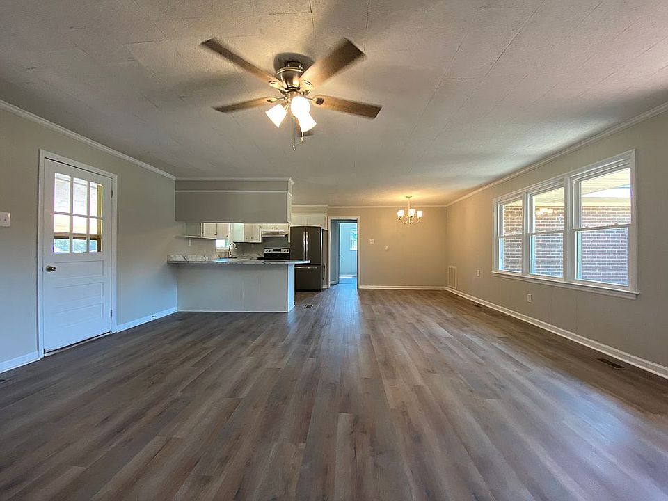 2nd image of 165 Mills Rd