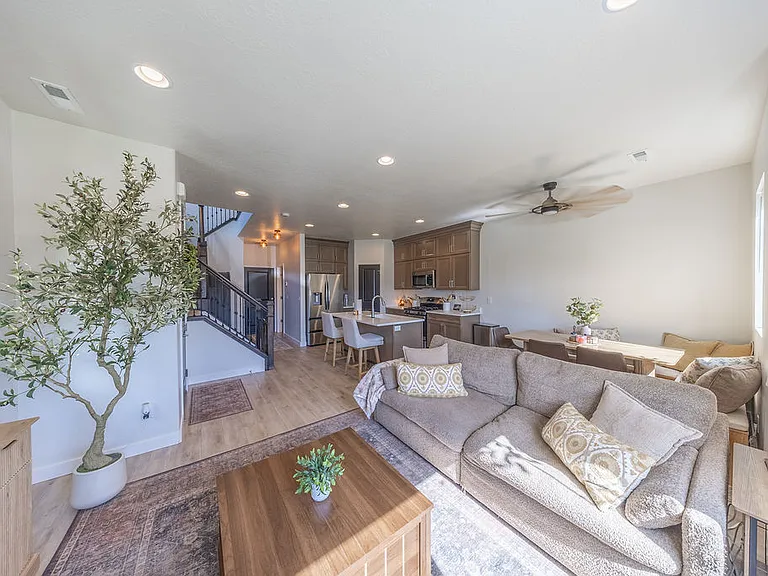 3758 S 3300 W — Photo 14