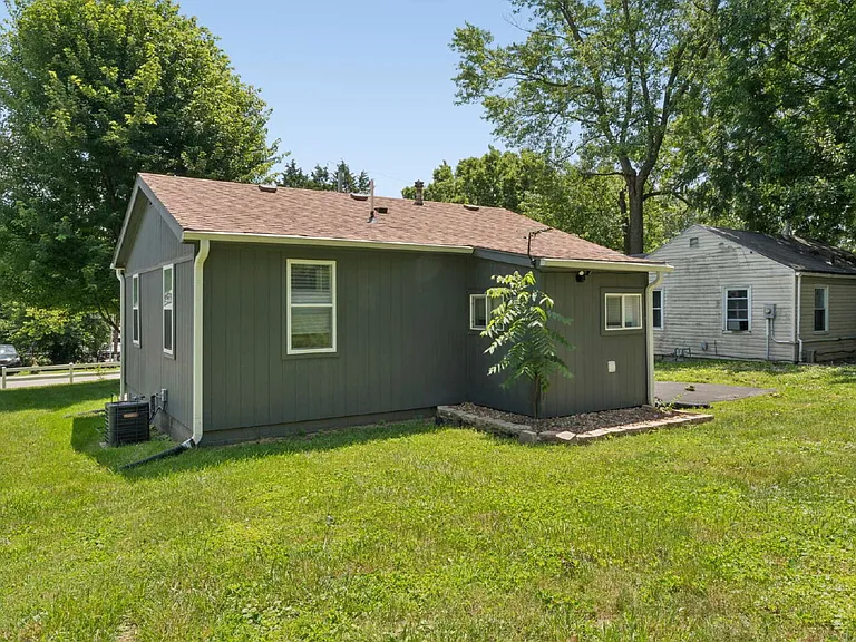 1314 S Emery St — Photo 26