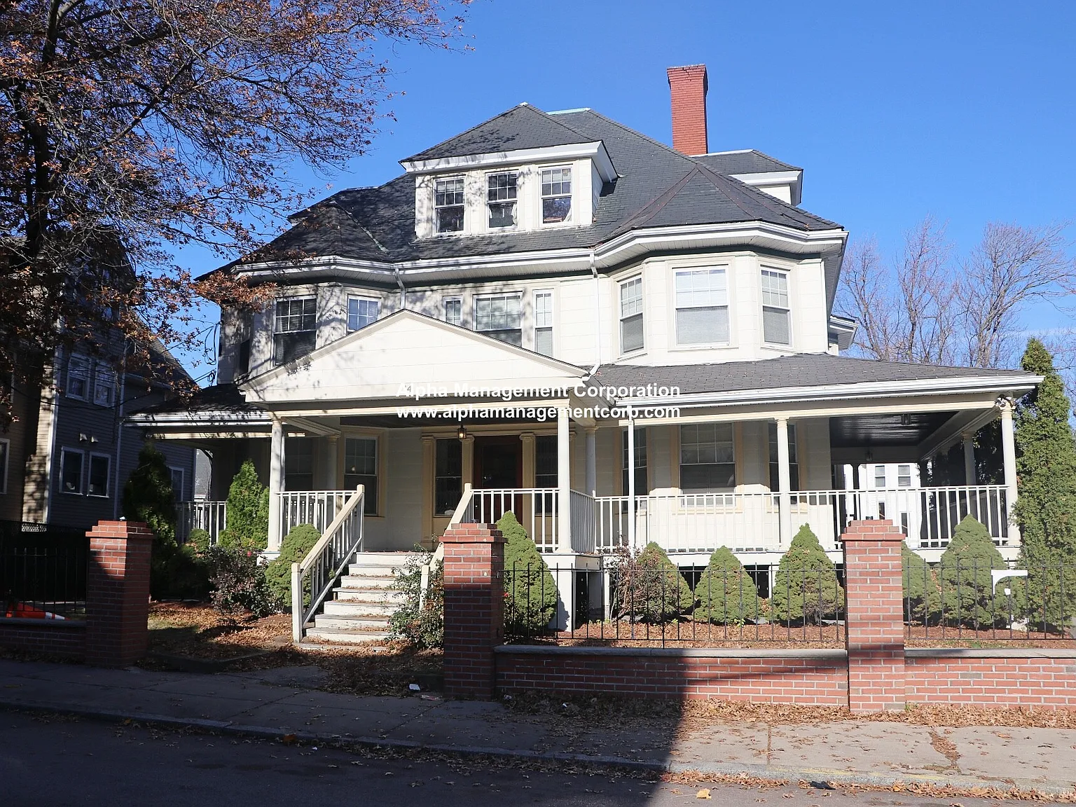4 bed, 1.5 bath, $3,900 — Photo 3