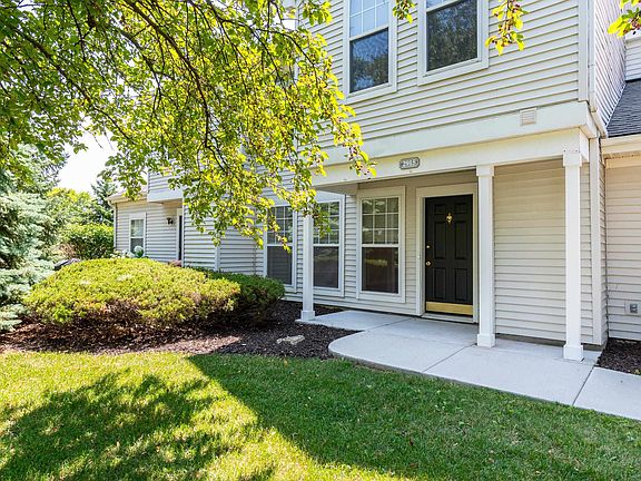 2nd image of 2915 Holborn Cir #2915