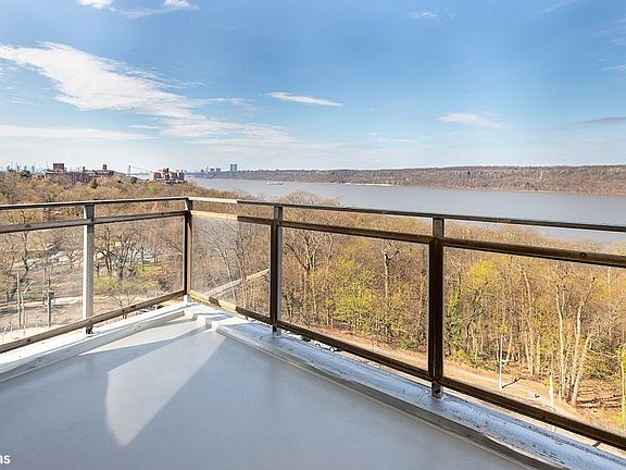 2nd image of 3671 Hudson Manor Ter APT 9K