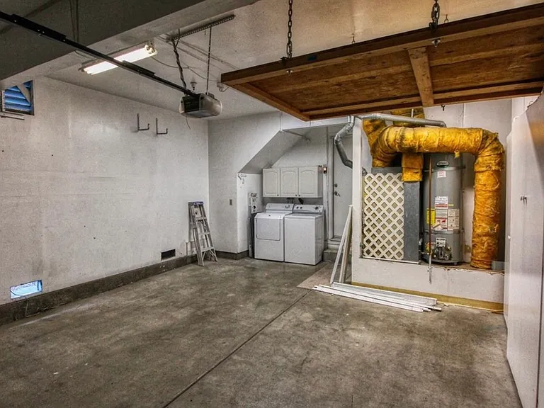 21 Regents Cir — Photo 8