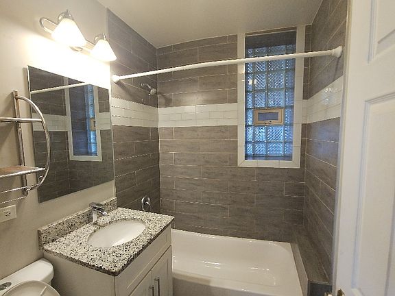 5th image of 1283 W Victoria St #1A