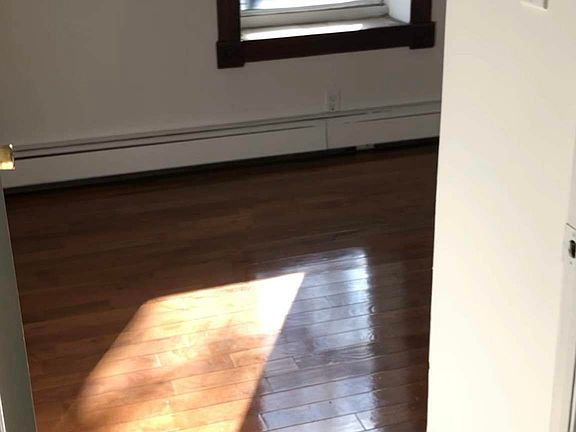 3rd image of 141 Richardson St #5