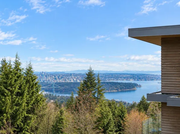 1448 Sandhurst Pl, West Vancouver, BC V7S 2P3