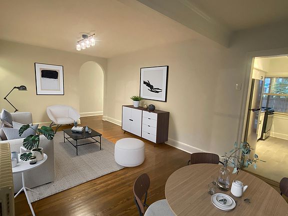 Virtually staged living/dining room