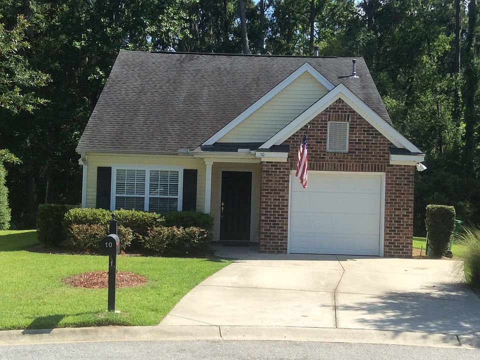 Attractive Home on Cul-desac