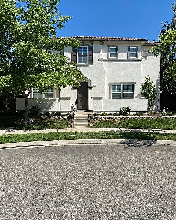 1st image of 2322 Shire Way