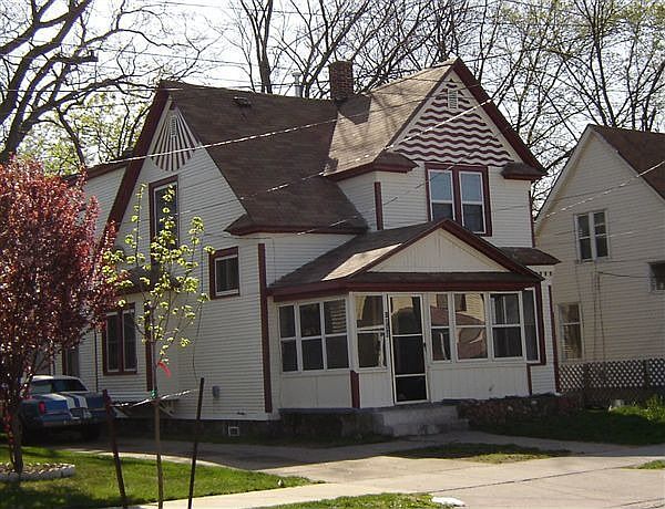 1038 Madison