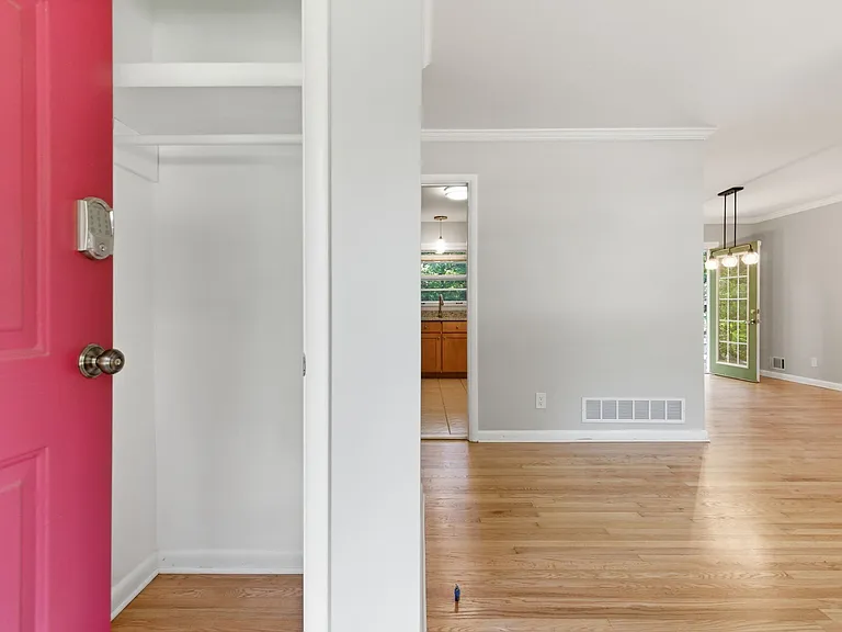 2722 Frontier Ct — Photo 5