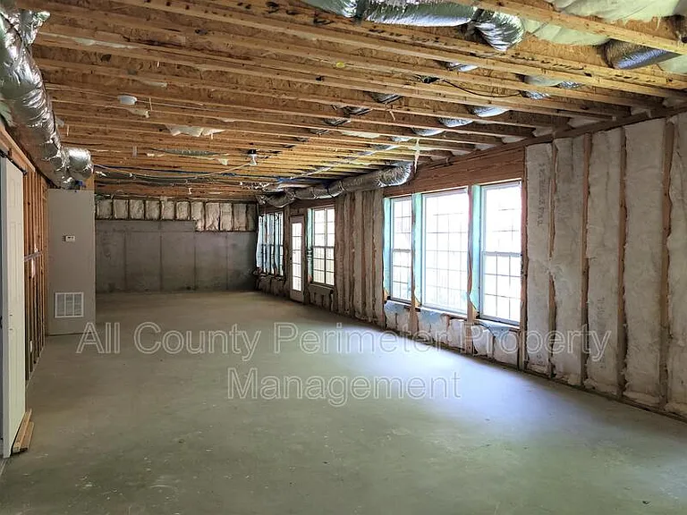 4445 Agard St — Photo 27