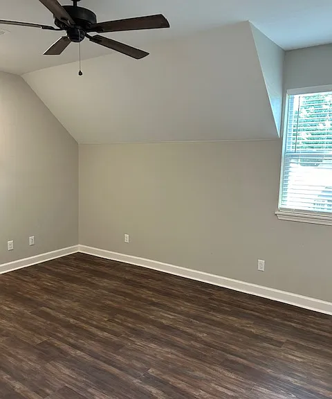 409 W Maple Ave #B — Photo 16