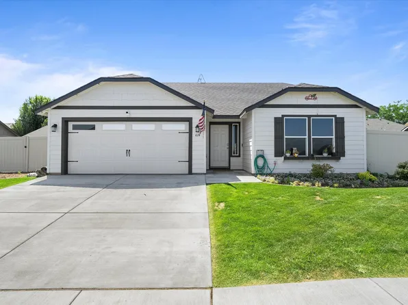 614 Pappys Way, Grandview, WA 98930