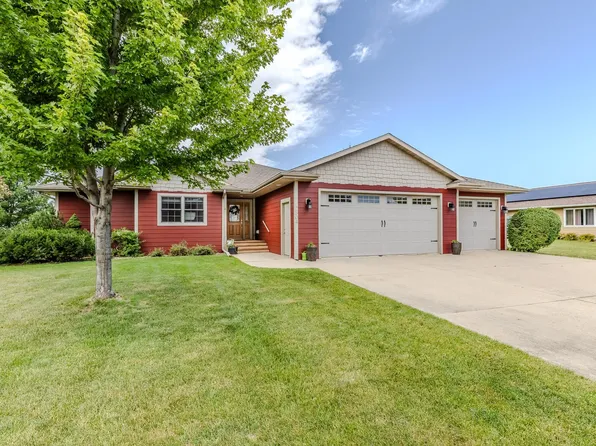 2504 Troy Ave, Spirit Lake, IA 51360